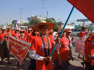 အုတ်ကျင်း ဂုန်နီလျှော်ရွေးလျှော်ထုတ် စက်ရုံအလုပ်သမားများဆန္ဒပြ